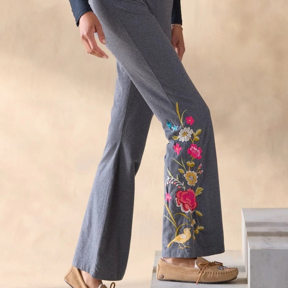 Johnny Was Celina Flare Leggings. New with tags - Picture 4 of 4